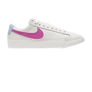 Nike Blazer Low (Women’s) - Size 6